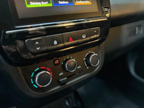 RENAULT KWID 1.0 12V SCE FLEX INTENSE MANUAL - Image 14