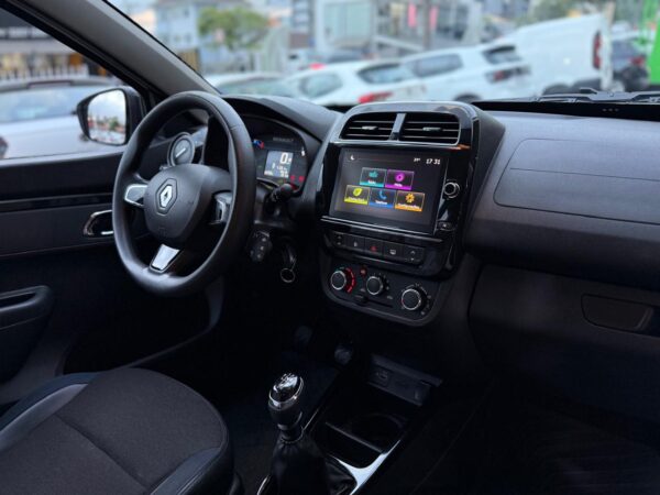 RENAULT KWID 1.0 12V SCE FLEX INTENSE MANUAL - Image 18