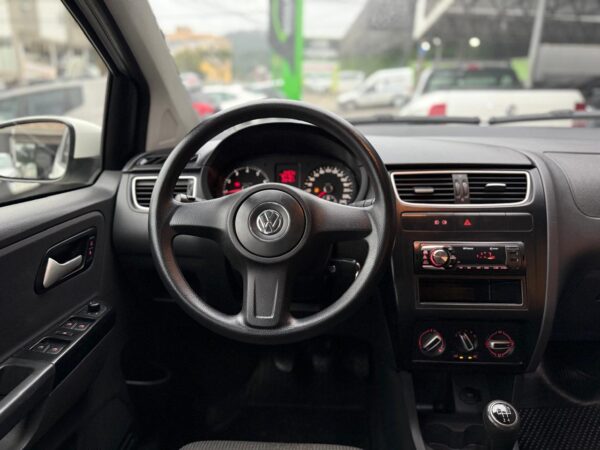 VOLKSWAGEN FOX 1.6 MI 8V FLEX 4P MANUAL - Image 16