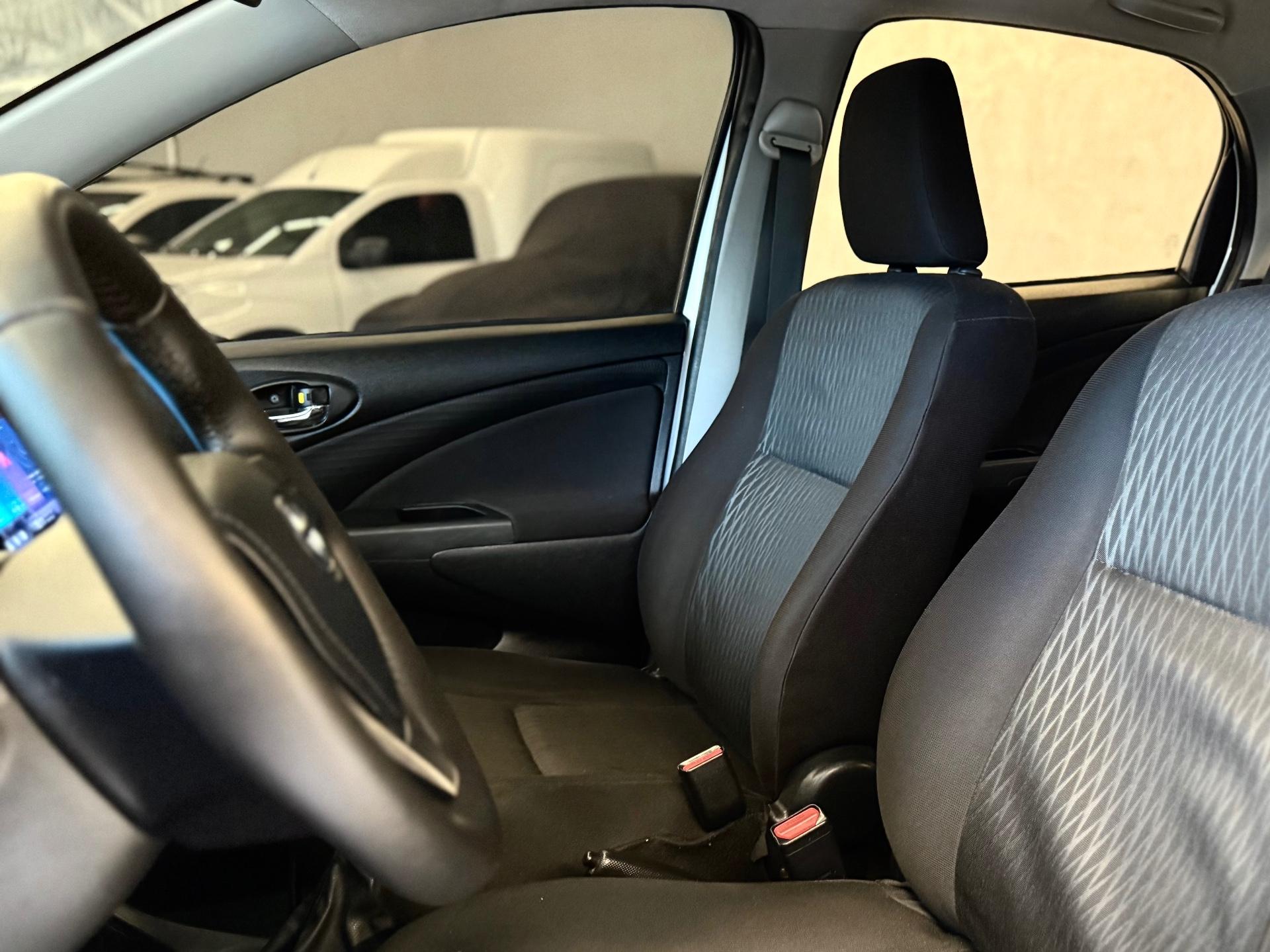 TOYOTA ETIOS 1.3 X 16V FLEX 4P MANUAL - Imagem 3